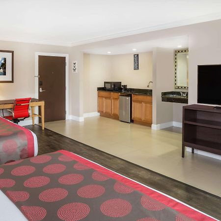 Hotel Ramada By Wyndham Miami Springs/Miami International Airport Exteriér fotografie