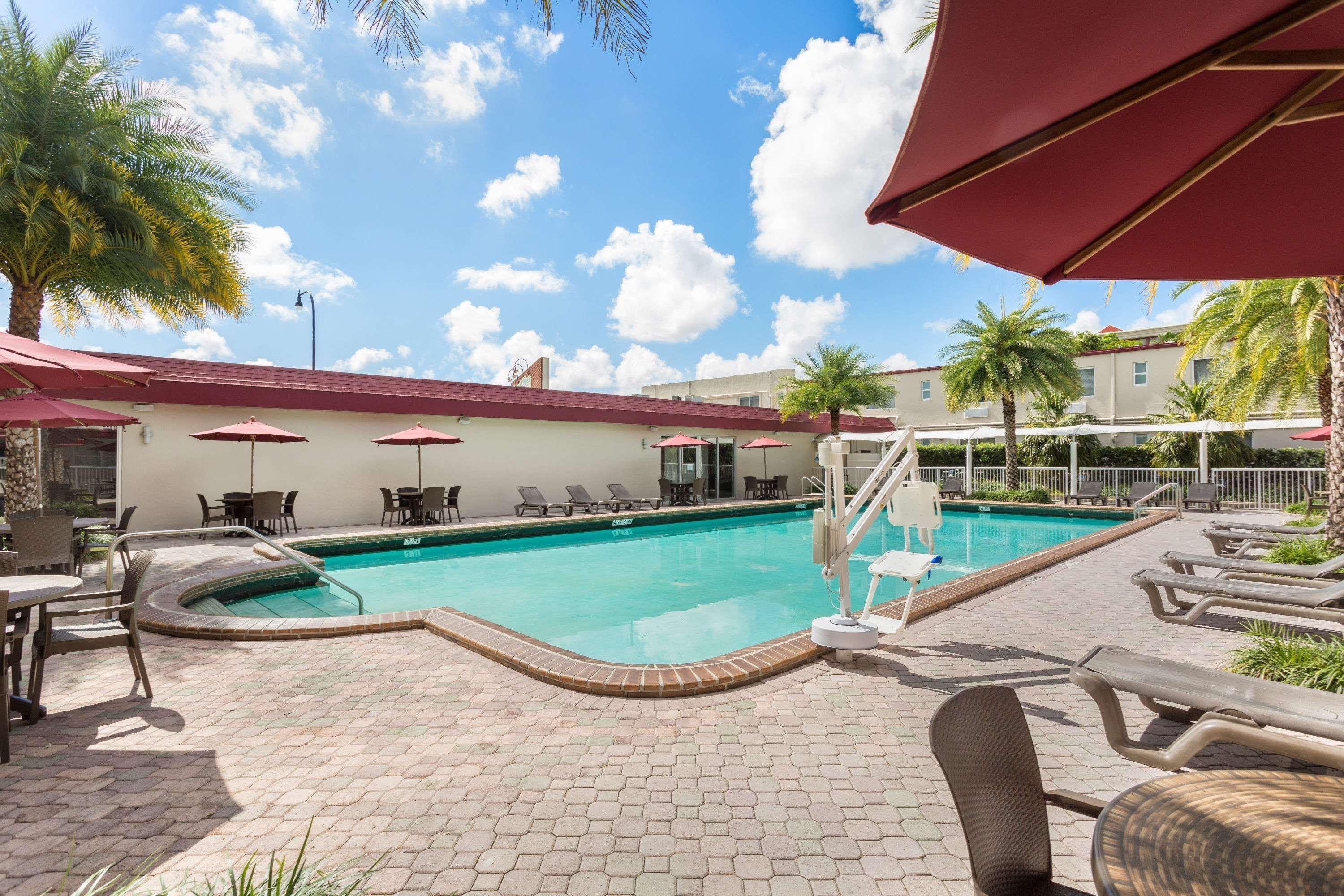 Hotel Ramada By Wyndham Miami Springs/Miami International Airport Exteriér fotografie